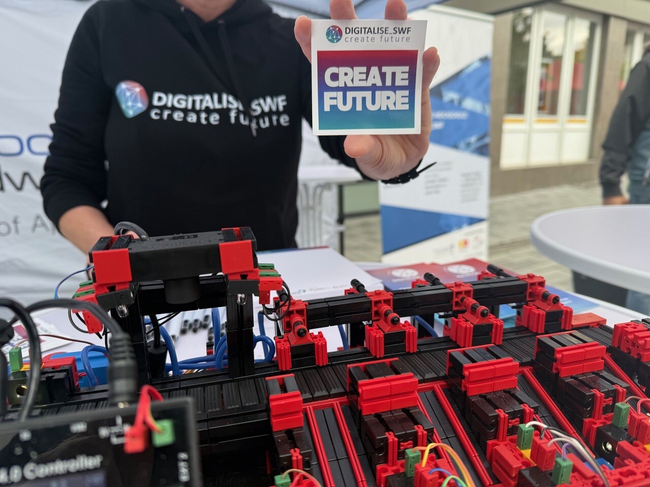 Die Namensschilder der Teilnehmenden des Transferkongress